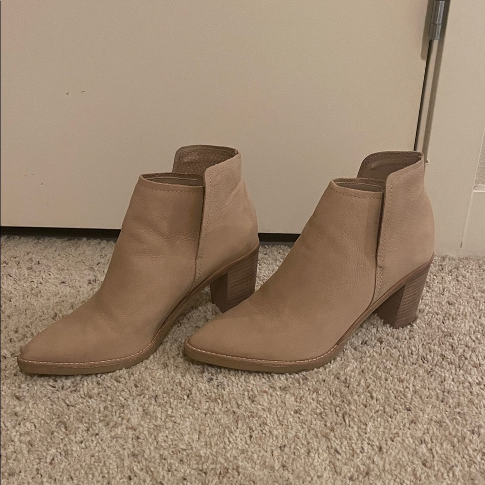 Dolce vita light tan ankle boots size 7.5